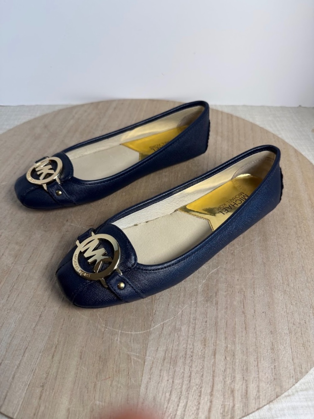 Michael Kors Fulton Moc Flats Navy Leather Gold Logo Womens 6.5 - Picture 5 of 8